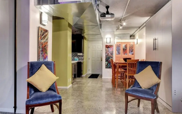 LVStripHouse Condos Sleeps up to 14