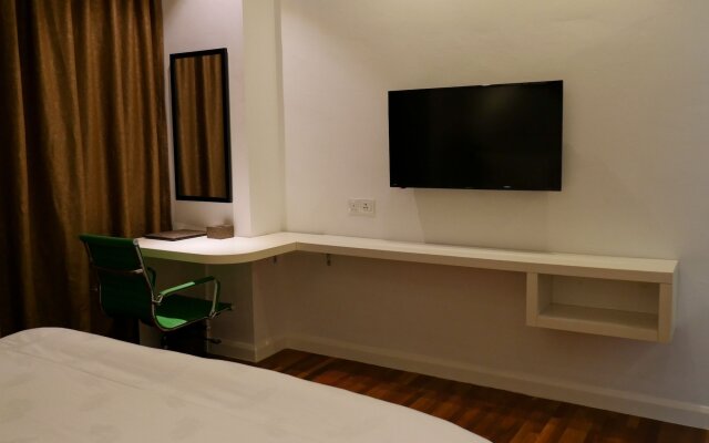 Pine Garden Hotel