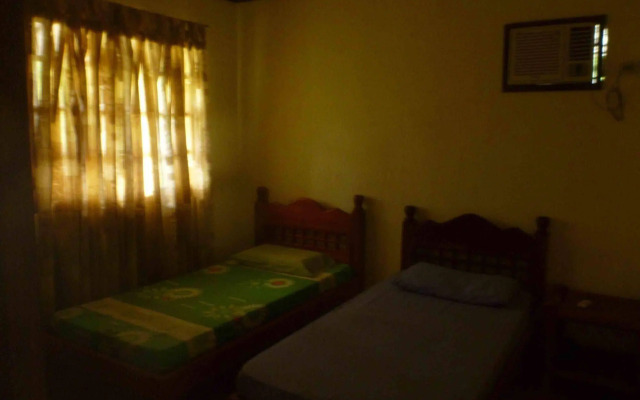 TipTop Hotel, Resto and Delishop
