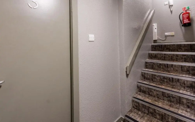 Destiny Student Meadow Court - Campus Accommodation