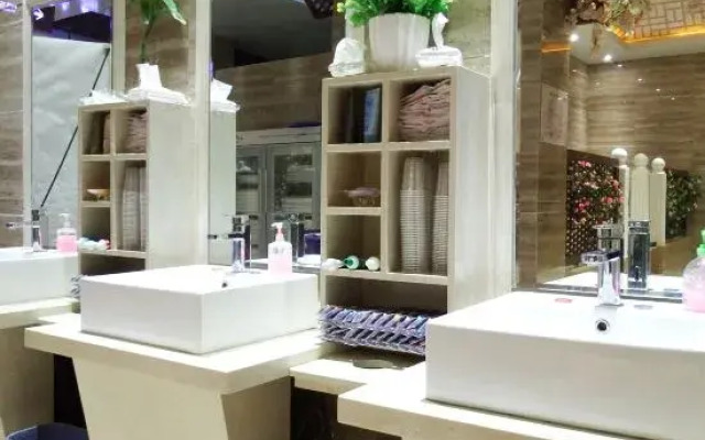 Kunming Shuitian Hot Spring Hotel