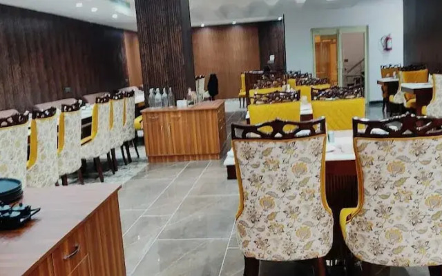 Hotel Elara
