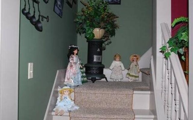 Country Doll House Bed And Breakfast