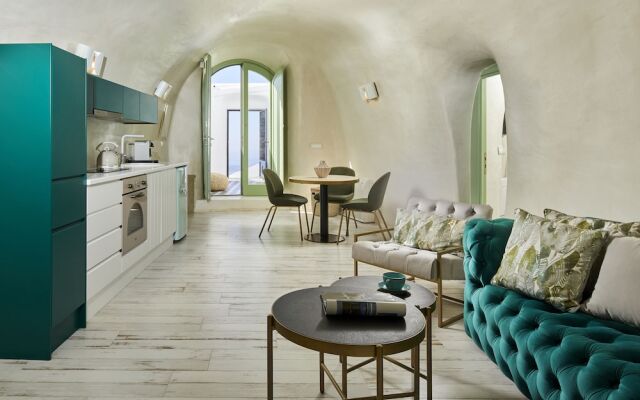 Gitsa Cliff Luxury Villa