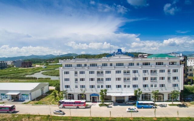 Ha Long Harbour Hotel