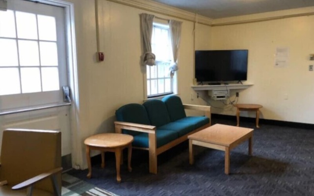 FX Hall Residences - Hostel