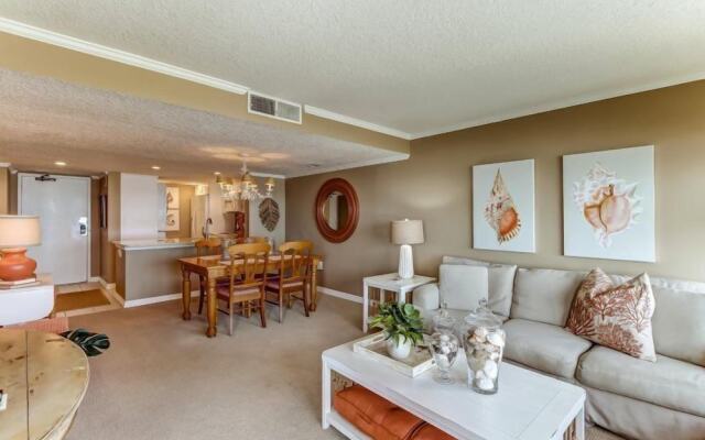 C123-amelia-surf-and-racquet - 1303311