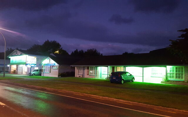 Kowhai & Colonial Motel