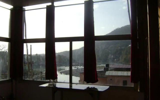 BlueStays Hostel