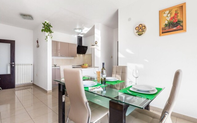 Amazing Apartment in Rijeka With 2 Bedrooms, Wifi and Outdoor Swimming Pool