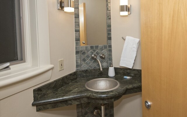 Coldstream Townhome 38