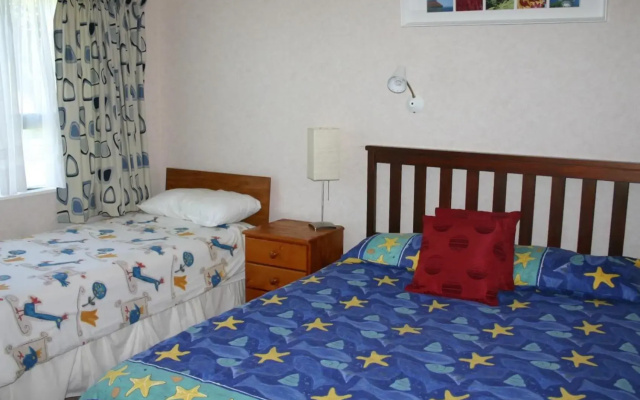 Waihi Getaway - Waihi Beach Holiday Home