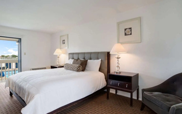 Rodeway Inn at Somers Cove Marina