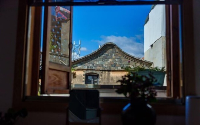 Huachengju View Guesthouse – Balcony – Jianshui