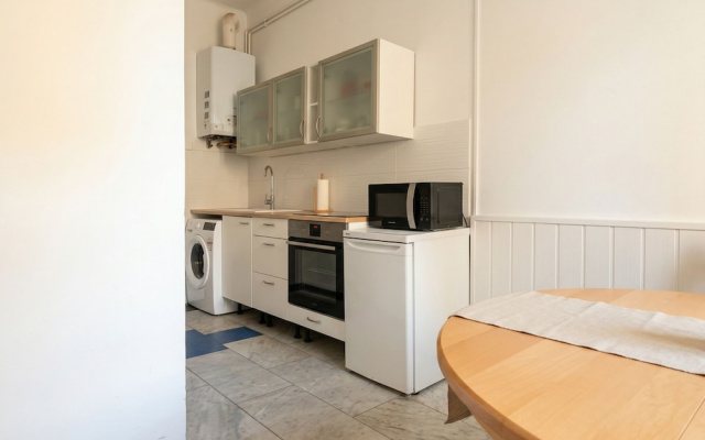 Modern Apartment Near Enkplatz