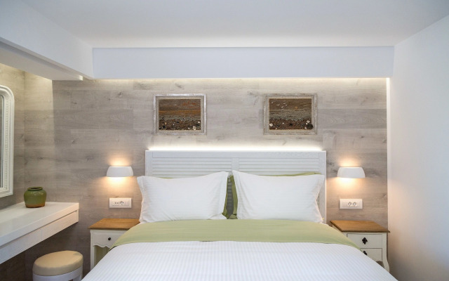 White Pearls Luxury Suites - Adults Only