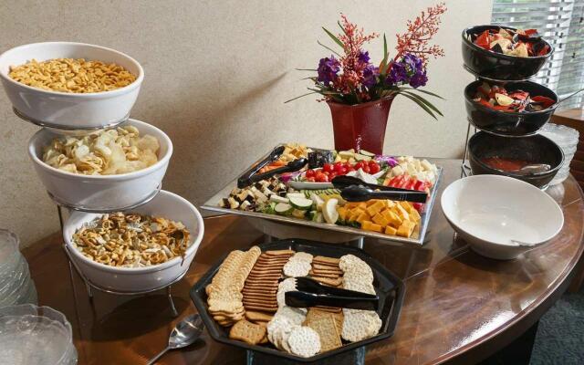 Embassy Suites by Hilton Cleveland Rockside