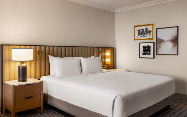 Crowne Plaza Louisville Airport Expo Ctr by IHG
