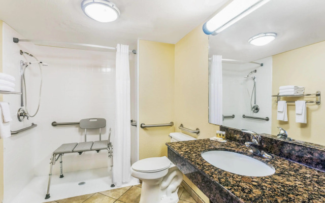 Days Inn by Wyndham Fort Lauderdale-Oakland Park Airport N