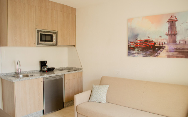 Klayman Olivina Aparthotel