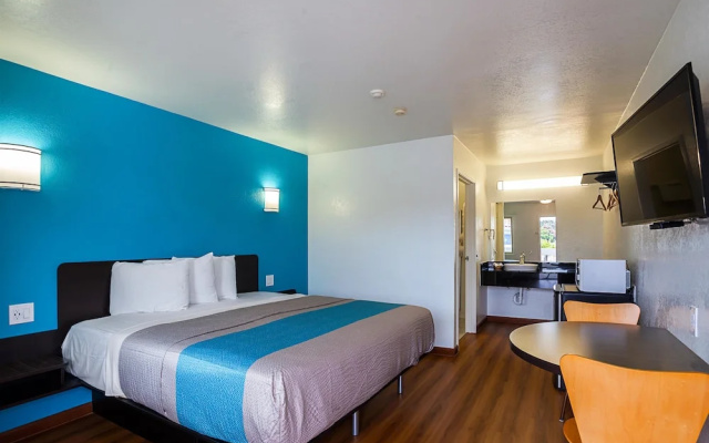 Motel 6 Ventura, CA - Downtown