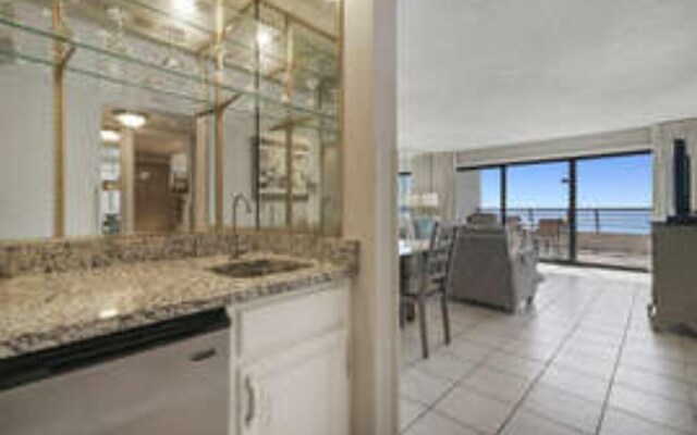 Emerald Towers 605 by Five Star Properties