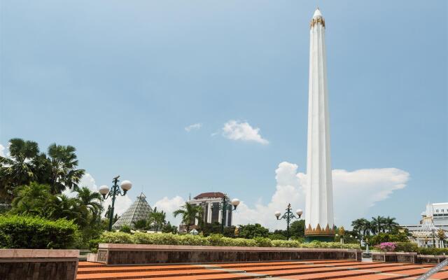 OYO Life 2083 Tambakbening Residence