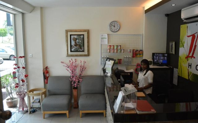 Putra One Avenue Hotel