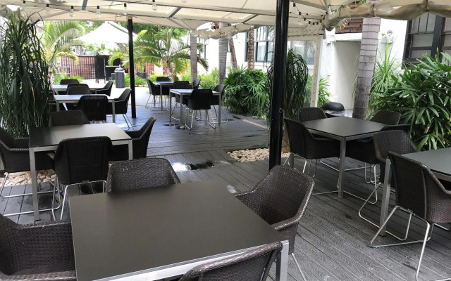 The Beach Plaza Hotel & South Beach Plaza Villas