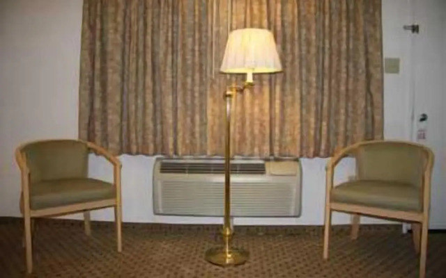 Redwood Inn