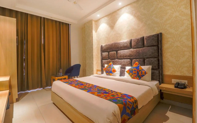 FabHotel Apple Tree