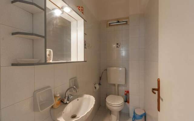 Bright And Spacious Flat, 5 Min From The Beach