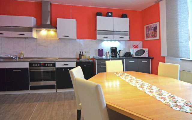 Delighftul Holiday Home in Usseln with Garden near City Center