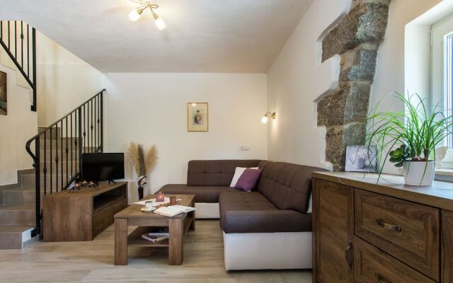 Stylish Villa in Milohnici With Private Terrace