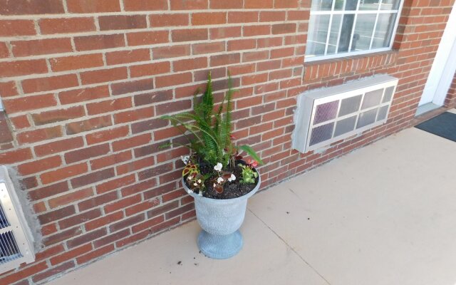 Surry Inn - Dobson - I-77 - Exit 93