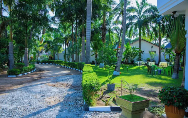 Dar es Salaam-sleeps8-parking-garden-pet Friendly