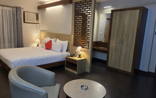 Hotel Gulmohar Grand