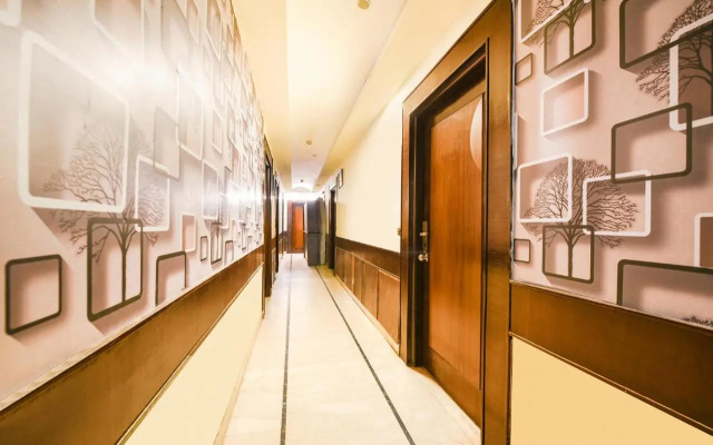 FabHotel Kailash Colony Metro Station