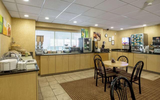 Quality Inn & Suites near I-480 and I-29