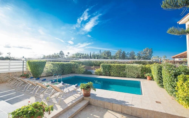 Villa Renee AQ Ni38b