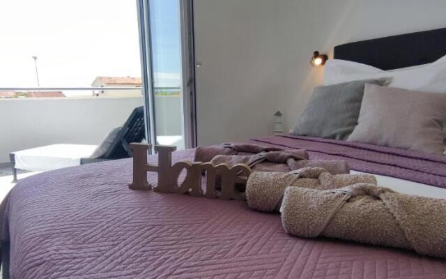 Rooms Lucky