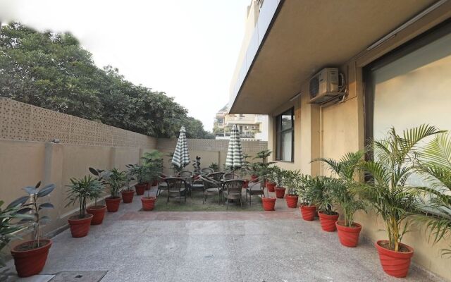 OYO 11044 Hotel Tulip Suites
