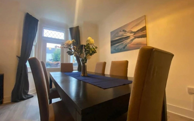Cosy, Modern House Nearby Seafront - Southend