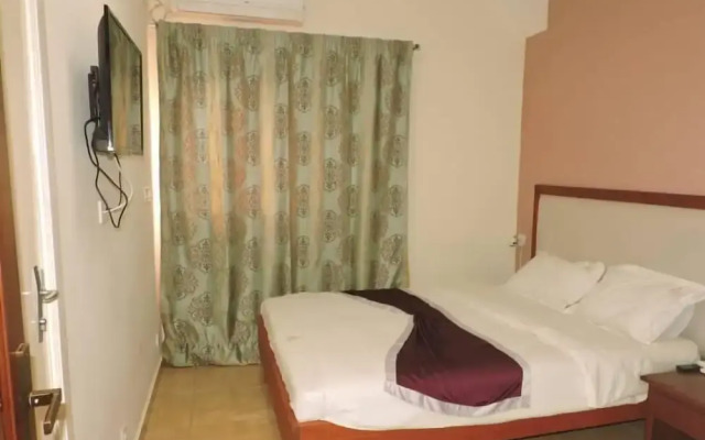 Iris Hotel