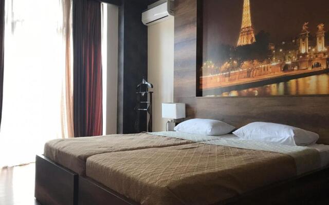 Freedom Square Apartment