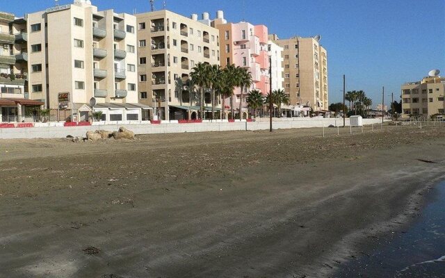 Costantiana Beach Hotel Apartments