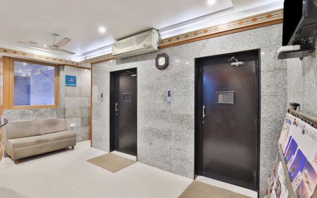 OYO 17117 Hotel Rainbow