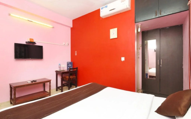 Lloyds Nest by OYO Rooms