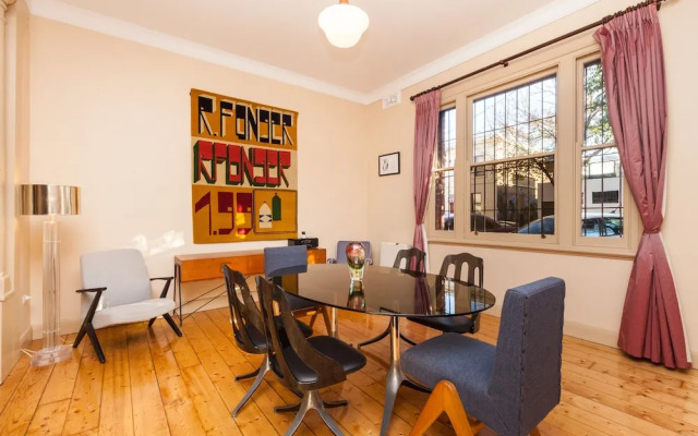 MADELINE, 1BDR Fitzroy Apartment