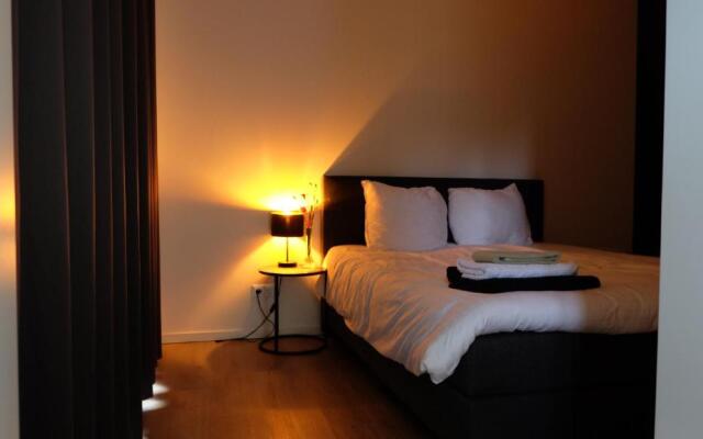 The Black Oak - Luxe bungalow met prive sauna